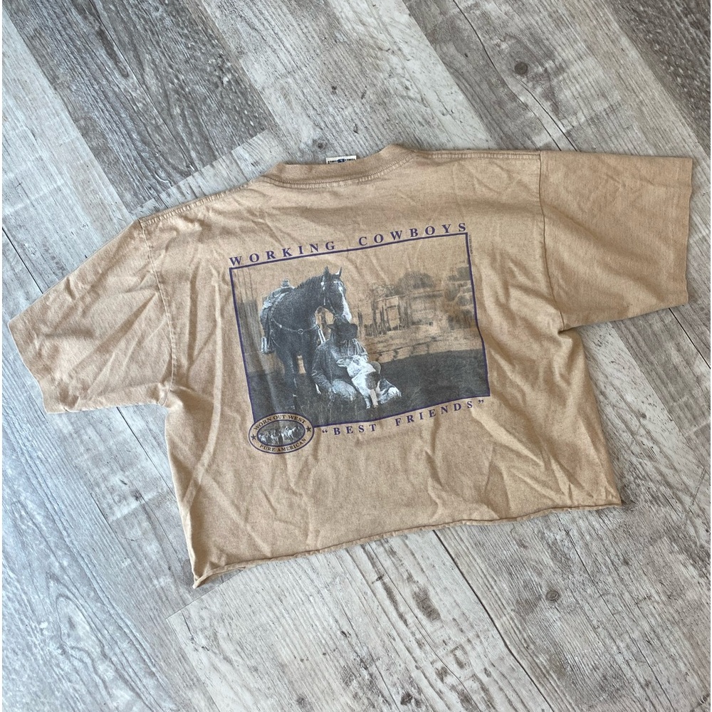 Vintage cowboy graphic tee shirt. Size Large. Cropped. Horse graphic.